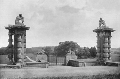 I pilastri e il parco da Charles Latham