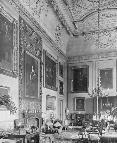 Il salone da Charles Latham