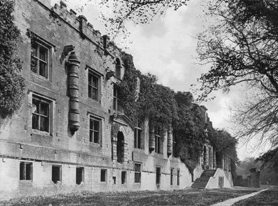 Il Lato Sud-Ovest del Nuovo Edificio da Charles Latham