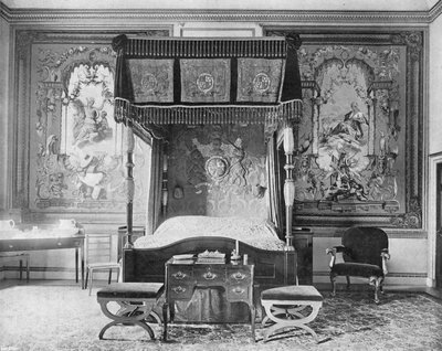 La stanza degli arazzi da Charles Latham