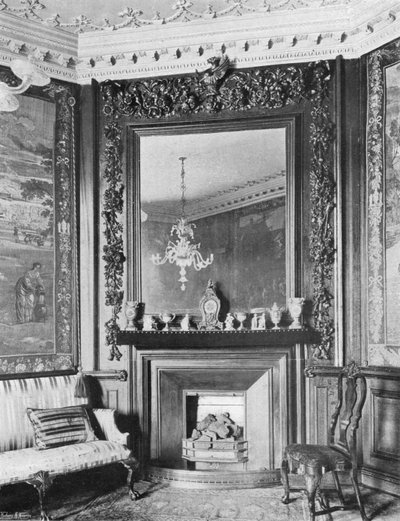 La Sala degli Arazzi da Charles Latham