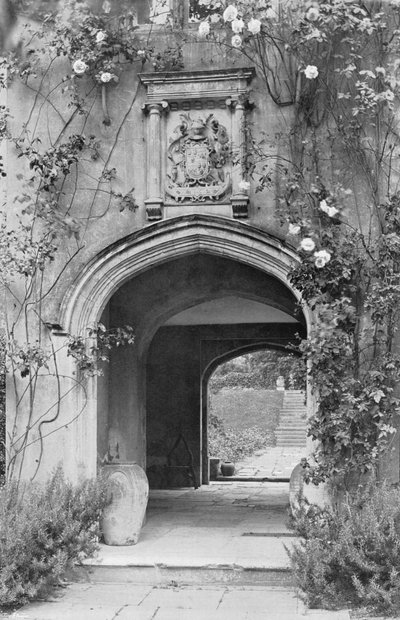 Ingresso Ovest nel Cortile da Charles Latham