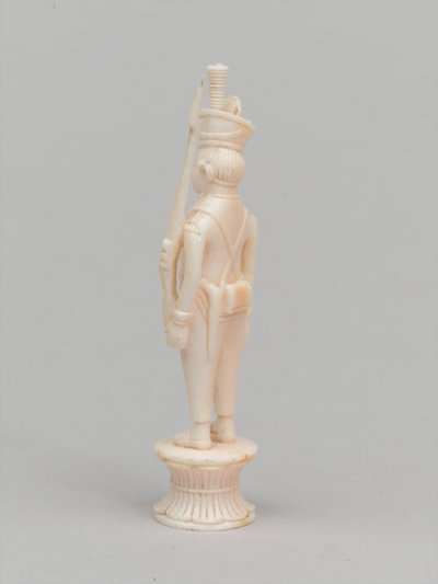 Pedone bianco, pezzo degli scacchi, India, circa 1820 da Charles Leandre