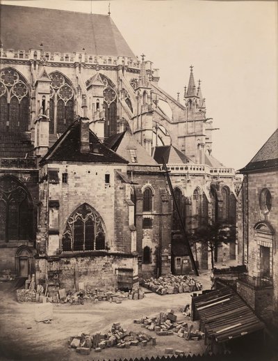 Estremità orientale, cattedrale di Troyes in restauro, Francia da Charles Marville