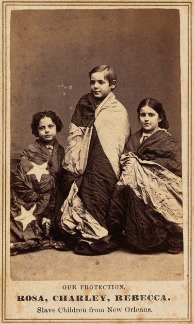 La nostra protezione. Rosa, Charley, Rebecca. Bambini schiavi di New Orleans.,1864 (foto) da Charles Paxson