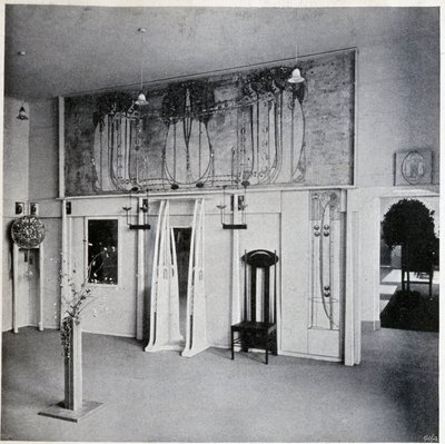 Vista interna di un salone di arte decorativa a Vienna, circa 1900 (decorazioni e mobili di Charles Rennie e Margaret MacDonald Mackintosh) da Charles Rennie Mackintosh