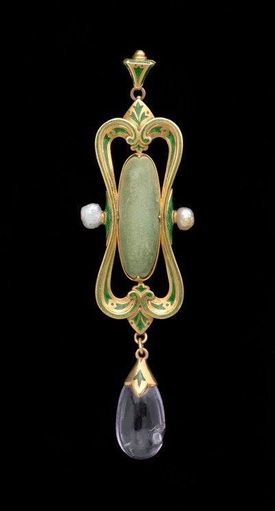 Pendente (oro, smalto, gemma verde traslucida e perla) da Charles Ricketts