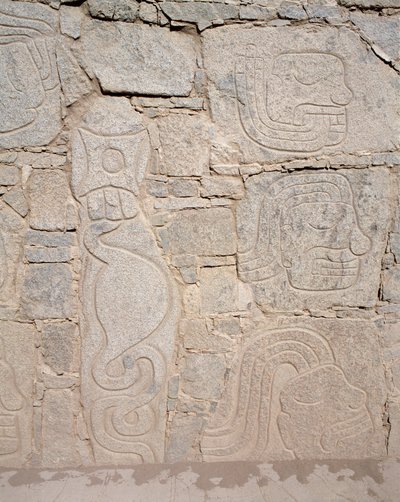 Arte precolombiana: rilievo su rovine, IX secolo a.C. (fotografia) da Chavin Chavin