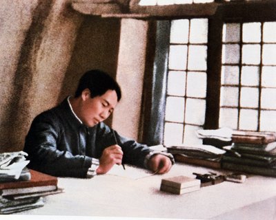 Mao che scrive la sua opera 