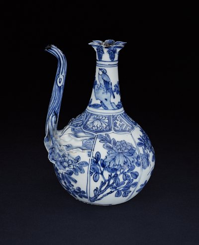 Brocca kraak blu e bianco dipinta con uccelli e fiori, Wanli, 1580-1600 (porcellana) da Chinese School