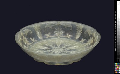 Piatto con disegno floreale, XIX secolo da Chinese School