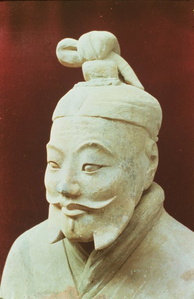 Testa di un guerriero, Esercito di Terracotta, Dinastia Qin, 210 a.C. (dettaglio) da Chinese School