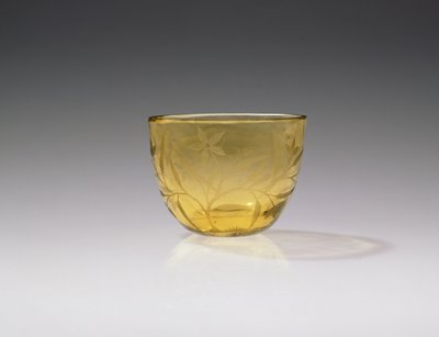 Coppa da vino, periodo Yongzheng, 1723-35 (vetro giallo) da Chinese School