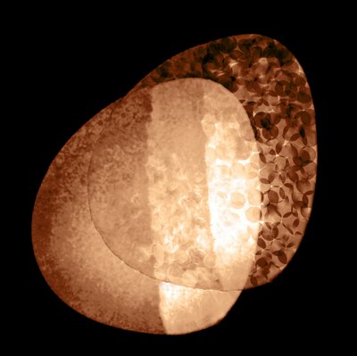 Forme organiche luminose da Christina Sillen