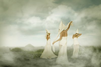 Donne "Ethereal Mist" da Christine von Diepenbroek