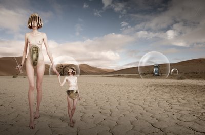 Figure futuristiche del deserto da Christine von Diepenbroek