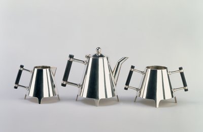 Set da tè pomeridiano, realizzato da James Dixon & Sons, Sheffield, progettato c.1881 da Christopher Dresser