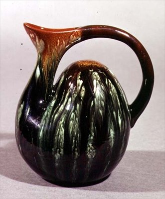 Brocca a dorso di cammello, Linthorpe, di Christopher Dresser da Christopher Dresser