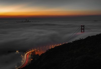Notte nebbiosa sul Golden Gate Bridge da Chuanxu Ren