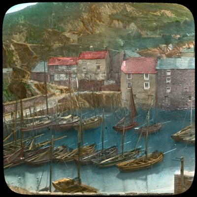 Barche da pesca nel porto, Polperro, Cornovaglia, fine XIX o inizio XX secolo da Church Army Lantern Department
