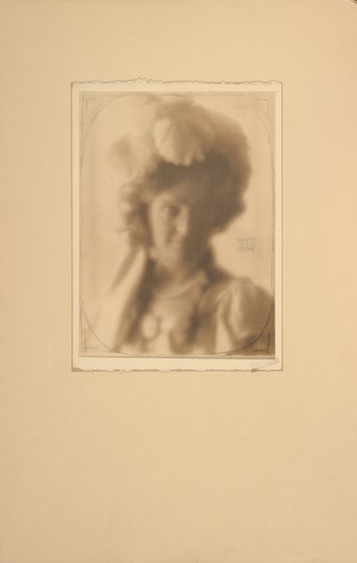 [Ritratto di donna in costume] da Clarence H. White