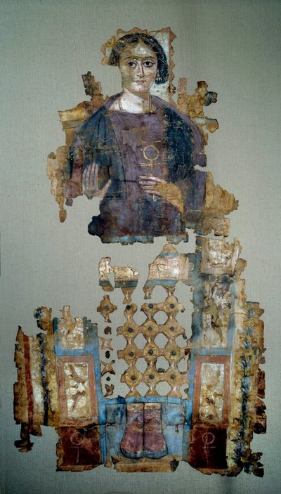 Arte copta: frammento di sudario dipinto raffigurante una giovane donna chiamata la signora con la croce ansata. Da Antinoupolis. da Coptic Coptic