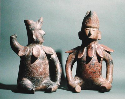 Due statuette da Colima, Messico, 300 a.C. - 500 d.C. da Culture Colima