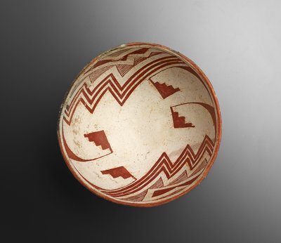 Ciotola con disegni geometrici, 900-1100 d.C. da Culture Mimbres