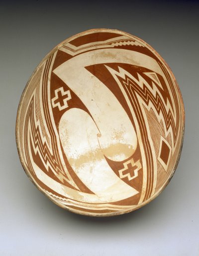 Ciotola con design geometrico, c.1000-1150 da Culture Mimbres