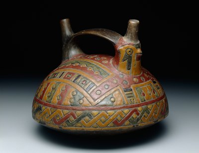 Vaso a doppio becco con manico a cinghia raffigurante un falco, Orizzonte Antico, Epoca 8, c.500-400 a.C. da Culture Paracas