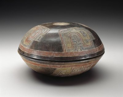 Doppia ciotola con motivi astratti, 900-200 a.C. (terracotta con pittura a resina policroma) da Culture Paracas