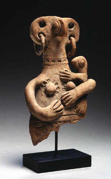 Figura che tiene un bambino, Età del Bronzo Tardo, c.1300 a.C. (terracotta) da Cypriot Cypriot