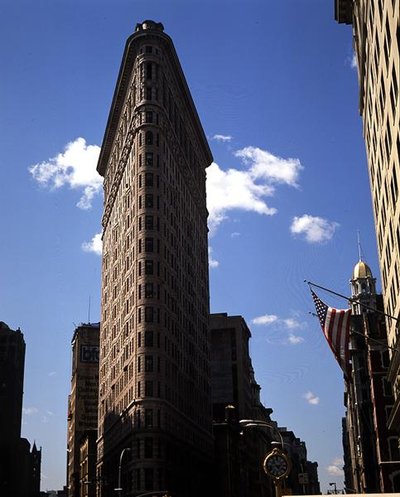 Il Flatiron Building, completato nel 1902 da Daniel Hudson Burnham