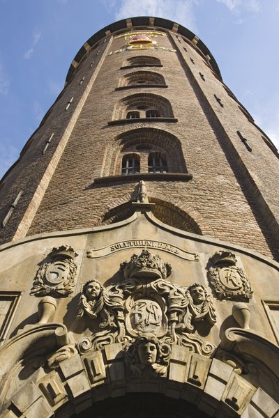Vista esterna della torre, completata nel 1643 da Danish School