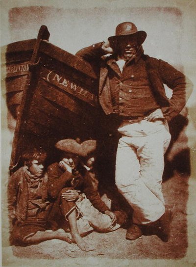 Un pescatore di Newhaven e ragazzi, c.1843-47 da David Octavius and Adamson Robert Hill