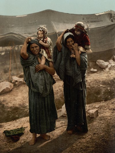 Beduini e Bambini fuori dalla Tenda, Terra Santa da Detroit Photographic Co.