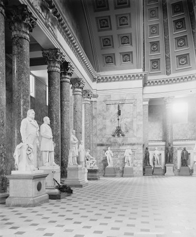 Un angolo nella Sala delle Statue, il Campidoglio a Washington, D.C., c.1904 da Detroit Publishing Co.
