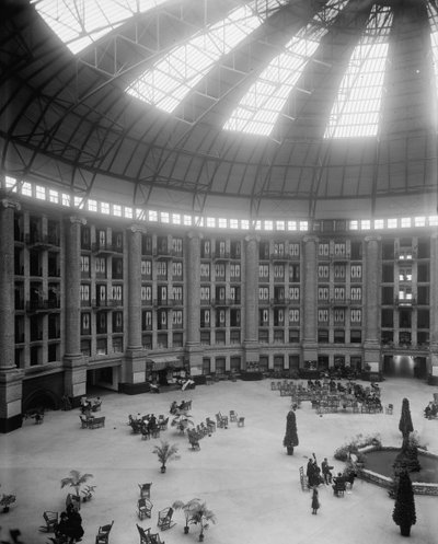 Atrio del New West Baden Springs Hotel, West Baden Springs, Indiana, c.1900-15 da Detroit Publishing Co.