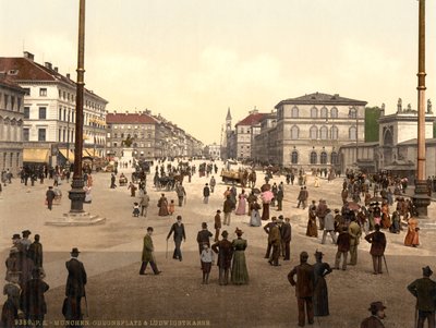 Scena di strada, Odensplatz e Ludwigstrasse, Monaco, Baviera, Germania, c.1900 da Detroit Publishing Co.
