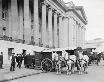 Carro della valuta del Tesoro degli Stati Uniti, Washington, D.C., c.1906 (foto in b/n) da Detroit Publishing Co.