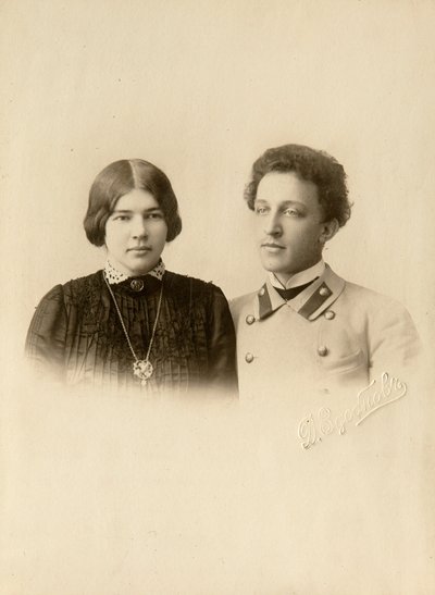Ritratto del poeta Alexander Aleksandrovich Blok (1880-1921) con sua moglie. Fotografia in gelatina d
