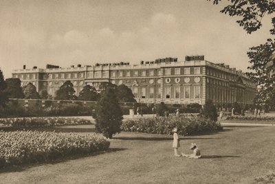 Ala est di Hampton Court aggiunta da Wren sul sito del lavoro del cardinale, c1935 da Donald McLeish