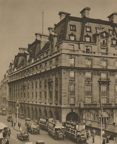 Il Ritz sul Sito degli Hotel di Molte Generazioni, c1935 da Donald McLeish