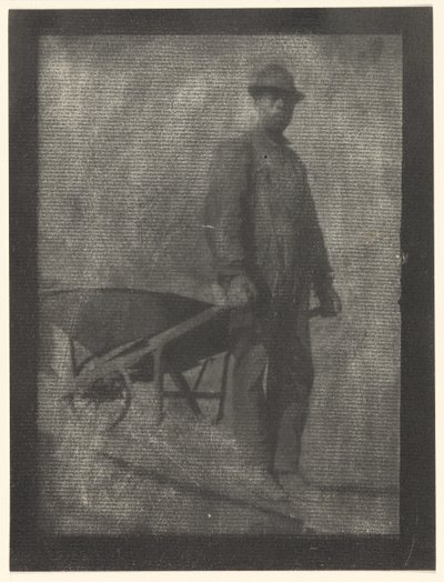 [Uomo nero con carriola] da Doris Ulmann