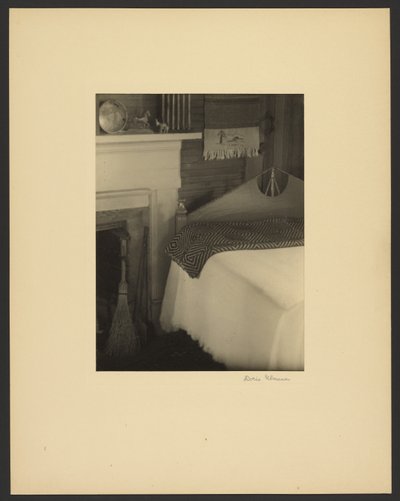 [Interno della casa di Olive Dame Campbell, Brasstown, Carolina del Nord]. da Doris Ulmann