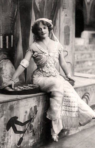 Madge Vincent, cantante e attrice, anni 1900 da Dover Street Studios
