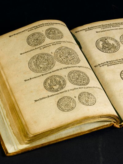 Libro dei soldi con incisioni di monete inglesi (libro) da Dutch School