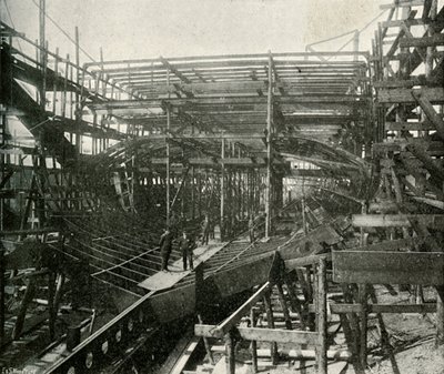 La costruzione di una nave da guerra: Un incrociatore di prima classe in costruzione ai Thames Ironworks da E. and S. Woodbury