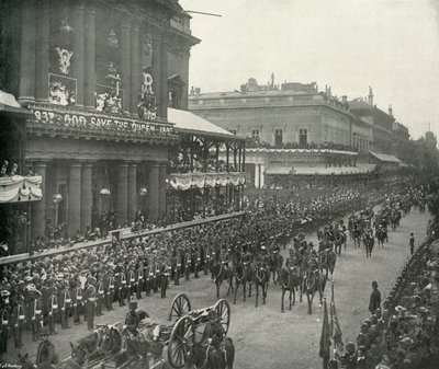 La processione reale: Aides-De-Camp che passano il United Service Club, c1897 da E. and S. Woodbury