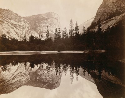 Lago Specchio, Valle dello Yosemite da Eadweard Muybridge